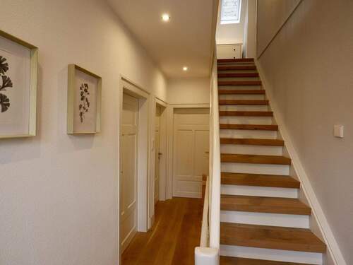 Treppenaufgang zum Dachgeschoss - 