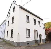 Charmantes, kernsaniertes Reihenendhaus in Bruttig-Fankel