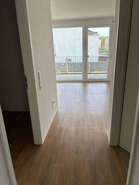 Flur 1 - Etagenwohnung mit 79,70 m&sup2; in Esslingen am Neckar zur Miete