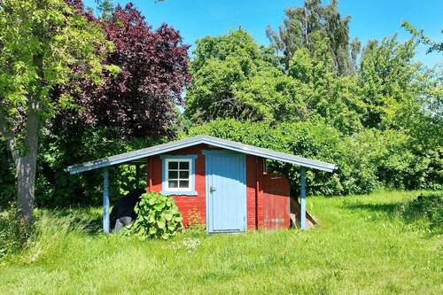 Gartenhaus mit Werkbank und Werkzeugen - Mehrfamilienhaus, Wohnhaus mit 45,00 m&sup2; in Lüdershagen zum Kaufen