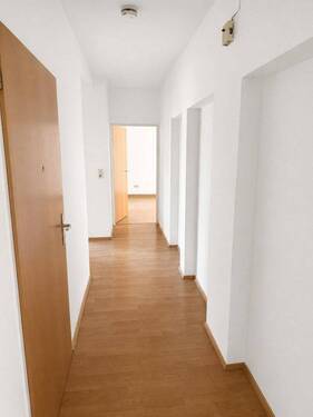 Flur - 4 Zimmer Etagenwohnung zur Miete in Schweinfurt