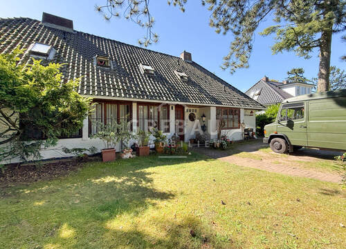 Straßenansicht - 9 Zimmer Einfamilienhaus in Hamburg