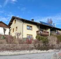 Doppelhaushälfte mit Blick über Viechtach