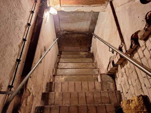 20 Kellertreppe innen.jpg - 