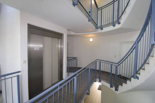 Treppenhaus - 3 Zimmer Etagenwohnung in Leipzig