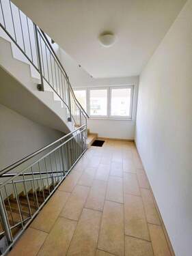 Hausflur - 3 Zimmer Etagenwohnung zum Kaufen in Stralsund