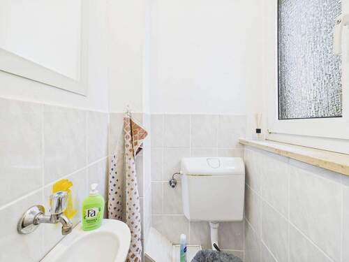 Gäste-WC mit Fenster - 