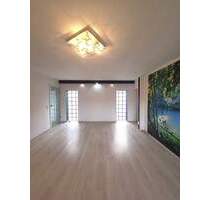 ~~ 3 ZIMMER ETAGENWOHNUNG IM 1. OG MIT STELLPLATZ IN ZWEITER BAUREIHE ~~ - Rheinzabern