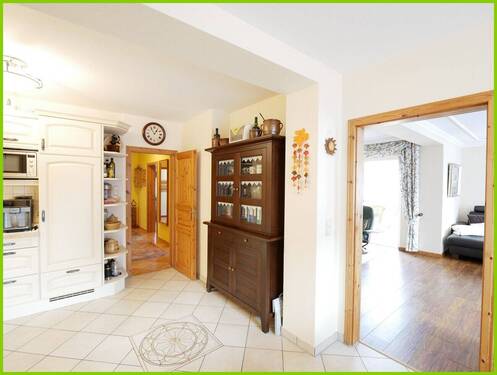 Blick zum Wohnzimmer von der Küche - 