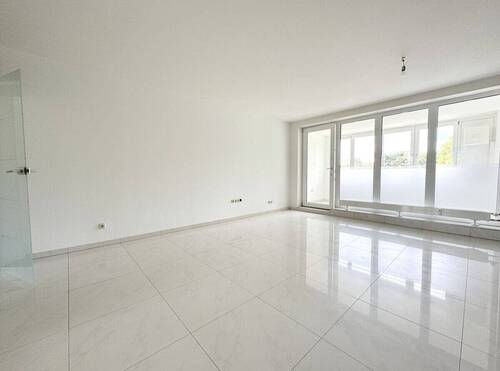 Blick zum Wintergarten - 