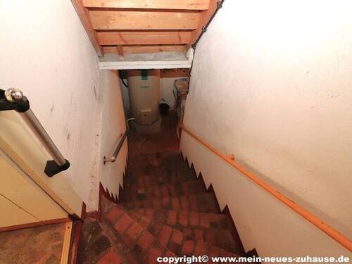 Bild 12 Kellertreppe - 