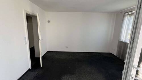 Anschluß für Ölofen - Etagenwohnung mit 66,00 m&sup2; in Oberreichenbach zur Miete