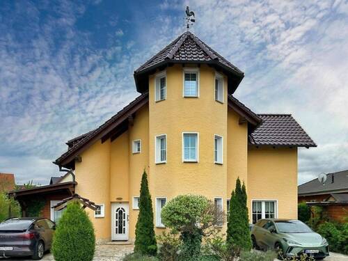 Ansicht Eingangsseite - Einzigartiges Architektenhaus Provfrei mit märchenhafter Ausstrahlung und modernster Effizienz
