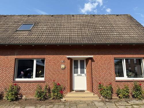 Fassade vorne - 7 Zimmer Einfamilienhaus zum Kaufen in Bad Bentheim