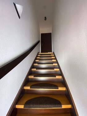 Treppenaufgang obere Wohnung - 