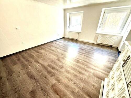 In Ihrem Wohnzimmer - 