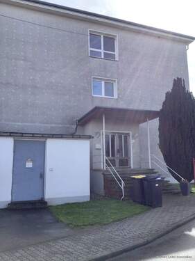 Gebäude 2 mit Trafostation - 