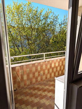 Sonniger Balkon - 2 Zimmer Etagenwohnung in Bremen