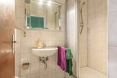 Badezimmer im 2. OG rechts - 
