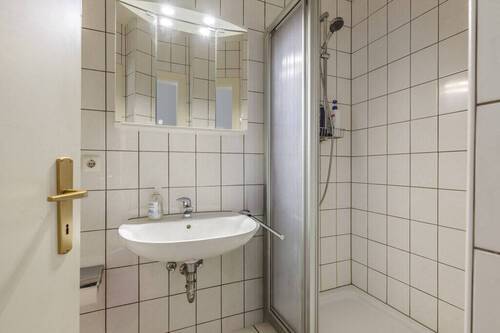 Badezimmer im 1. OG rechts - 