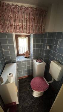 WC neben Bad im Erdgeschoss - 