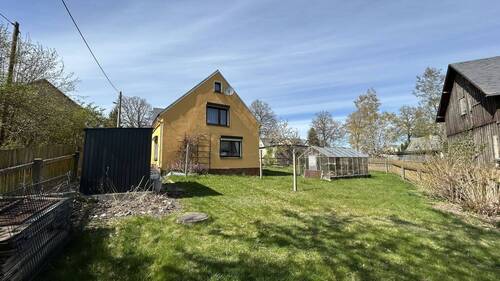 Seitenansicht mit Garten - 