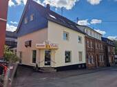 2473 Wohn-/Geschäftshaus in Much - Im Herzen von Much: Wohn-Geschäftshaus mit Gewerbeeinheit und zwei Wohnungen