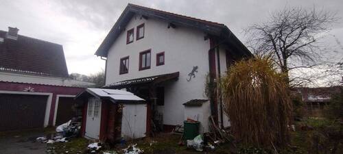 Bild 1 - Großes Haus mit 12 Zimmern mit eingewachsen Garten im nördlichen Chiemgau