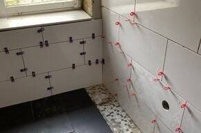 Bad 1.jpg - Einfamilienhaus mit 145,00 m&sup2; in Sarstedt zum Kaufen