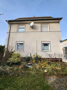 Hausansicht - 5 Zimmer Einfamilienhaus in Wendelstein