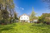 Haus mit Garten - 
