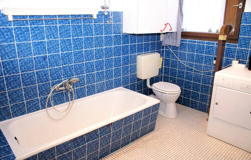 Bad mit Wanne - 