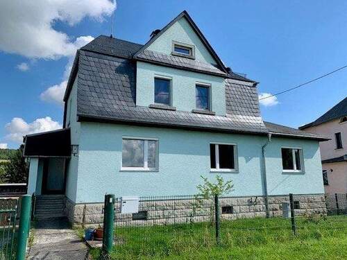 Hausansicht - 8 Zimmer Einfamilienhaus zum Kaufen in Lengenfeld