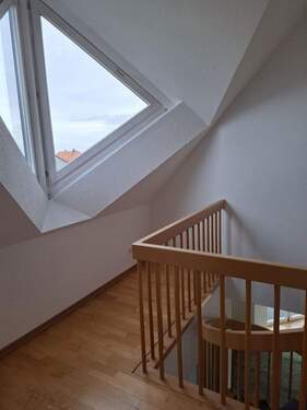 Platz für kl . Schreibtisch - 