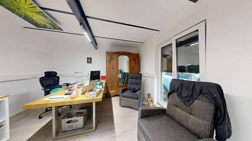 Nebengebäude Büro - 