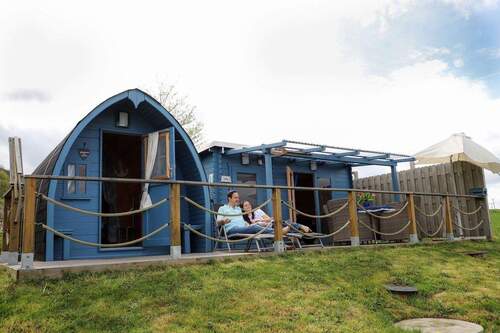 Ansicht von Außen ink. Nebenge - Schlaffass Tropfen - 15.000,00&nbsp;EUR Kaufpreis, ca.&nbsp; 25,00&nbsp;m&sup2;&nbsp;Wohnfl&auml;che