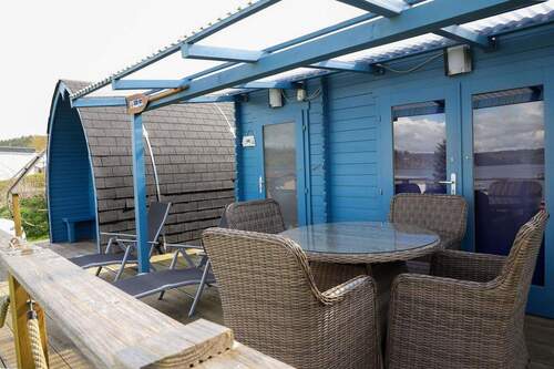 Terrasse mit Möbeln - 