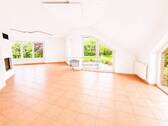 Wohnzimmer - 4 Zimmer Mehrfamilienhaus, Wohnhaus zum Kaufen in Betzendorf
