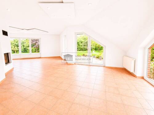 Wohnzimmer - 4 Zimmer Mehrfamilienhaus, Wohnhaus zum Kaufen in Betzendorf