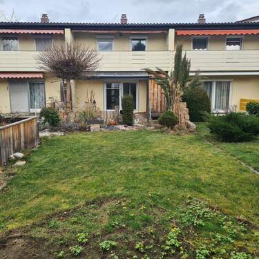 Bild 1 - Provisionsfrei, Renovierte, RMH in Pfullingen, Garten,Terrasse, Balkon, Garage