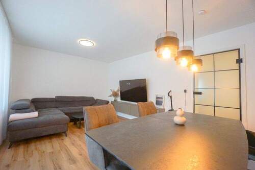 Wohnzimmer - Doppelhaushälfte mit 118,30 m&sup2; in Fürth zum Kaufen