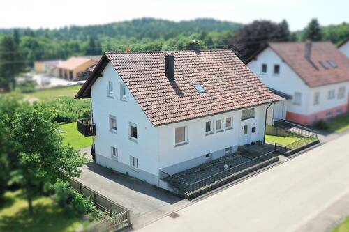 Außenansicht - 7 Zimmer Einfamilienhaus zum Kaufen in Meßstetten