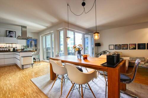 Ansicht - DREAMHOUSE Immobilien: Perfekt - großer Balkon, Aufzug, Tiefgarage