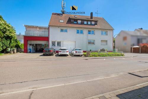 Eine Gebäude mit viel Potential - Attraktives Mehrfamilienhaus, zwei großzügigen Wohneinheiten, gewerblichem Bereich, Ausbaupotenzial
