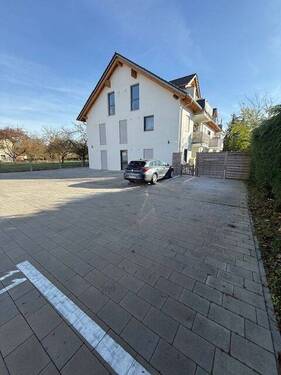 Ansicht - Top-Investment: Vermietete 3-Zimmer- mit Balkon zzgl. Stellplätzen!