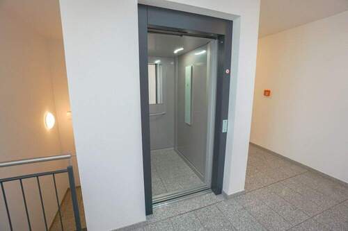 Aufzug bis in die Tiefgarage - 