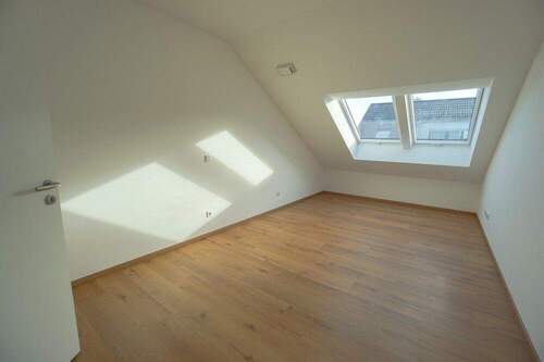 Kinder- oder Arbeitszimmer - 