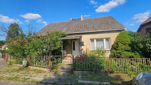 Straßenansicht.jpg - 7 Zimmer Mehrfamilienhaus, Wohnhaus zum Kaufen in Schwielochsee