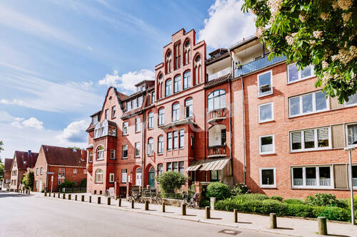 Hausansicht - Mehrfamilienhaus, Wohnhaus in Lüneburg