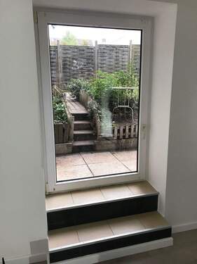 Austritt in den Garten.jpg - Büro mit 42,00 m&sup2; in Hamburg zur Miete